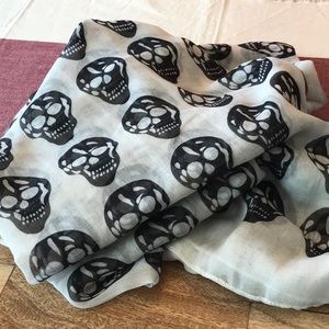 Skull scarf